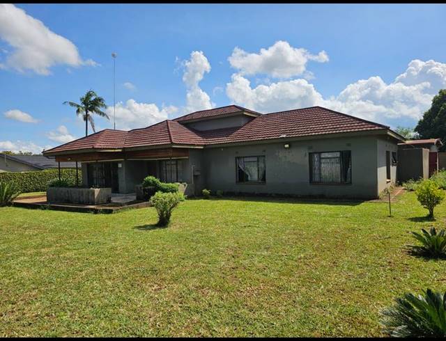 3 BEDROOM HOUSE FOR SALE IN SHAYANDIMA